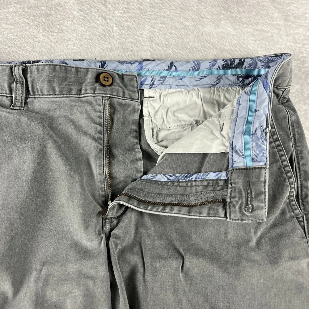 Tommy Bahama Chino Shorts Mens 32 Gray Excellent Cotton Tencel Blend Flat Front